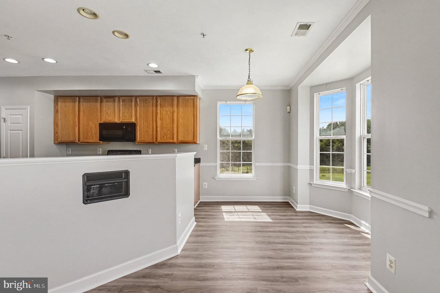 100 Mohegan Dr #c Property Photo 7