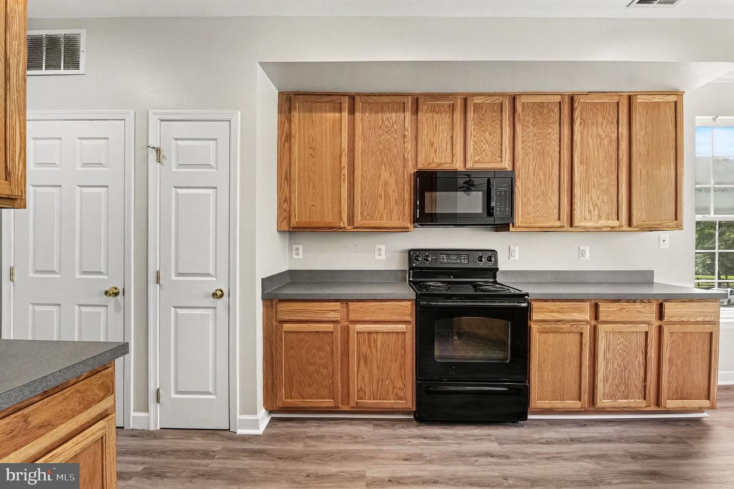 100 Mohegan Dr #c Property Photo 9