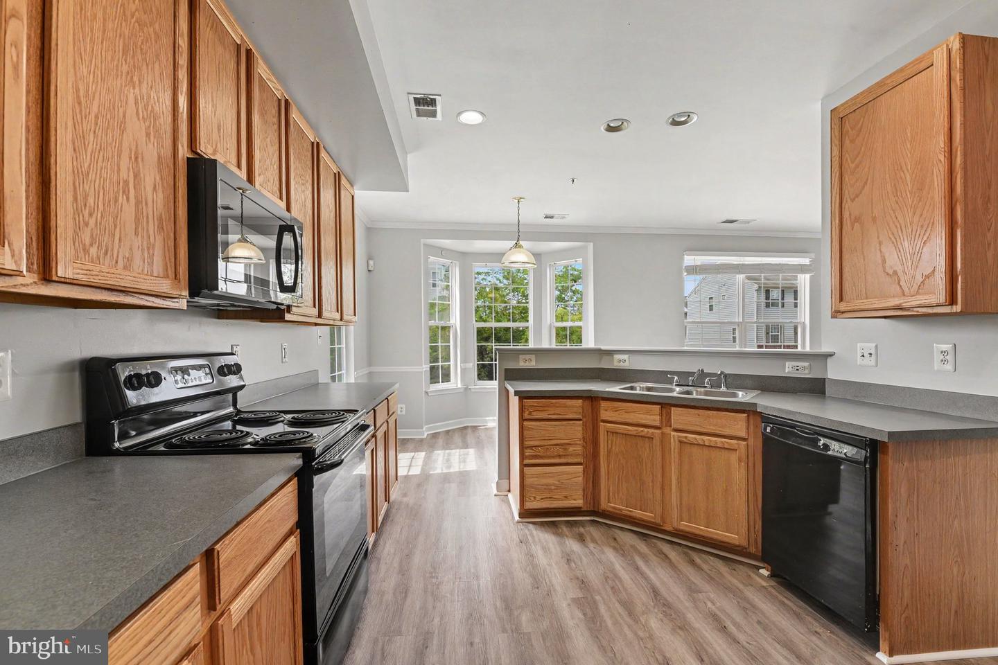 100 Mohegan Dr #c Property Photo 10