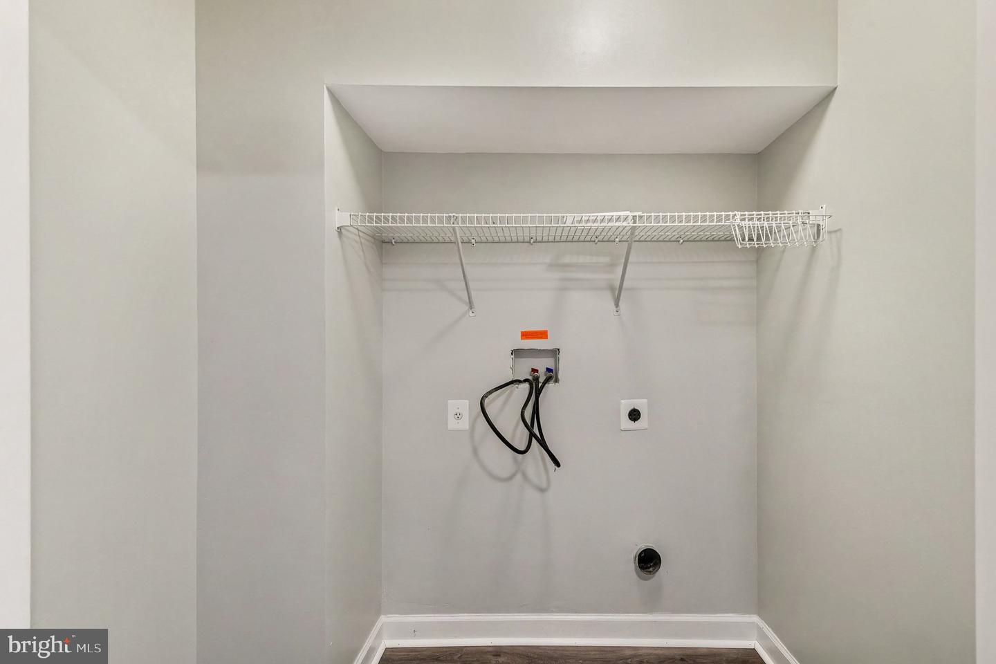 100 Mohegan Dr #c Property Photo 18