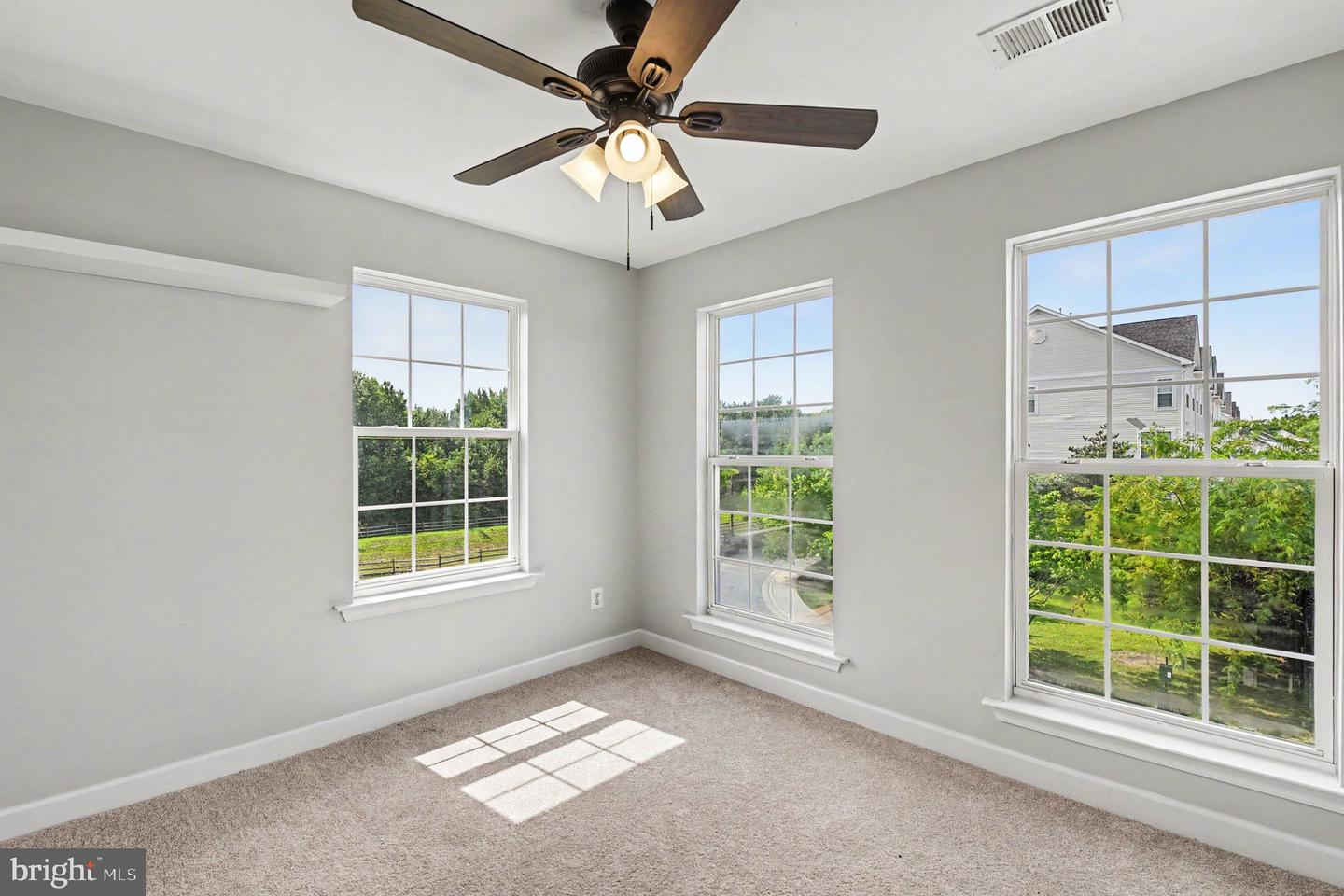 100 Mohegan Dr #c Property Photo 19