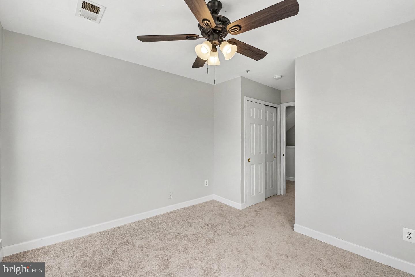 100 Mohegan Dr #c Property Photo 20