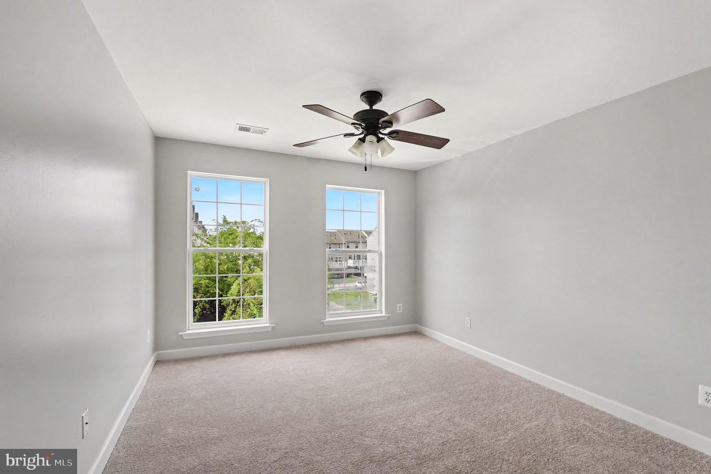 100 Mohegan Dr #c Property Photo 22