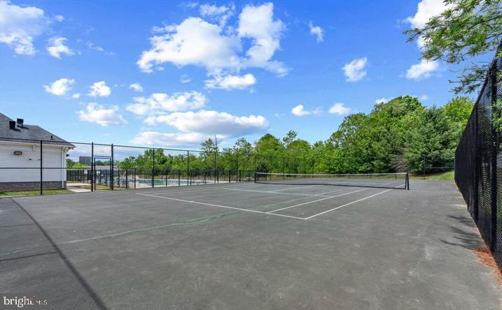 100 Mohegan Dr #c Property Photo 30