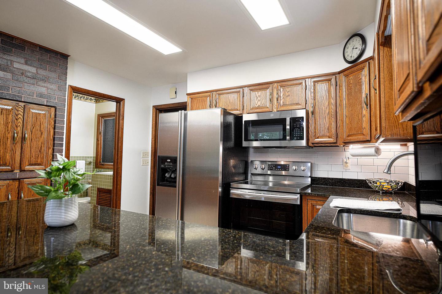 3242 Green Rd Property Photo 10