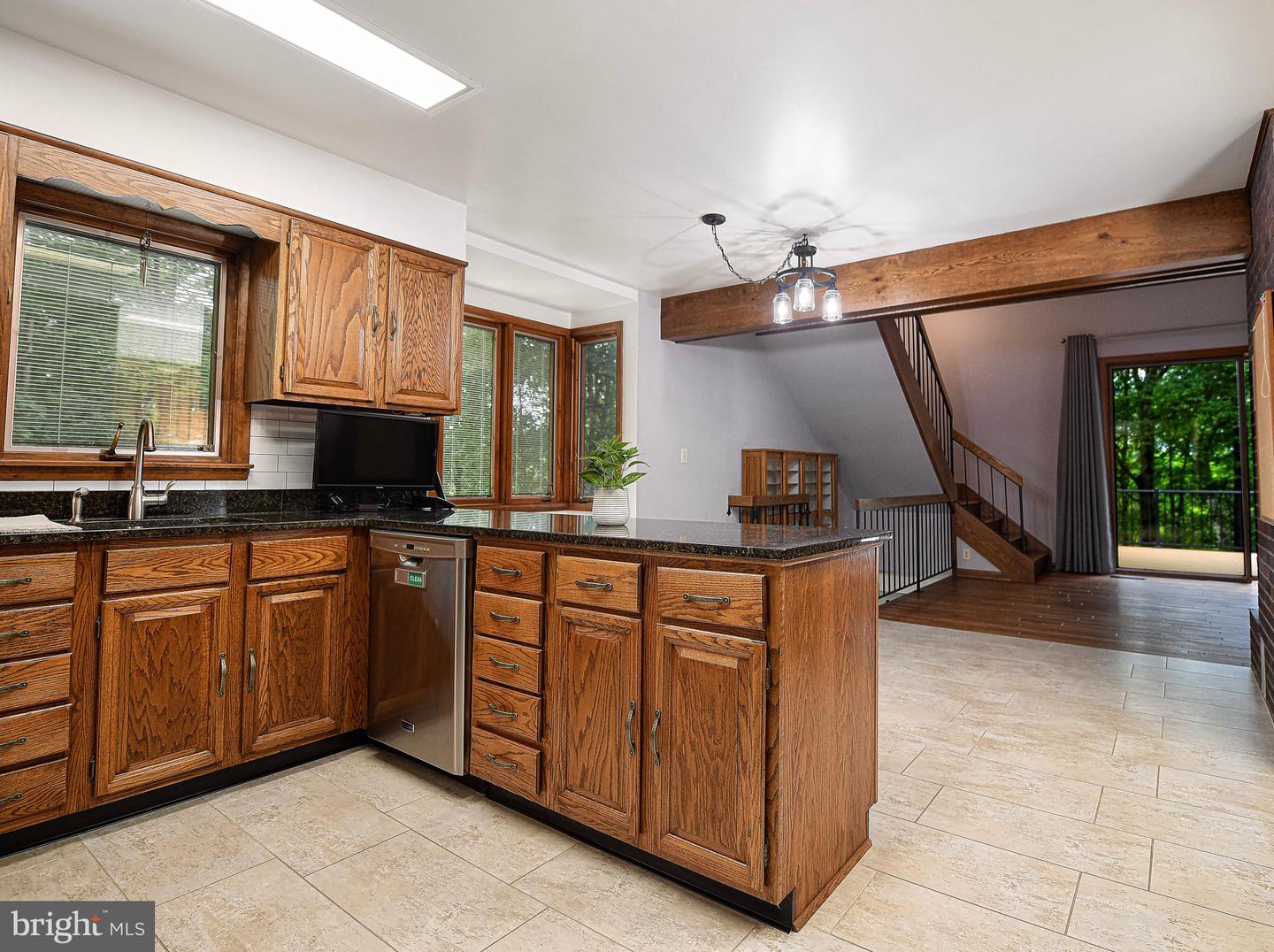 3242 Green Rd Property Photo 12