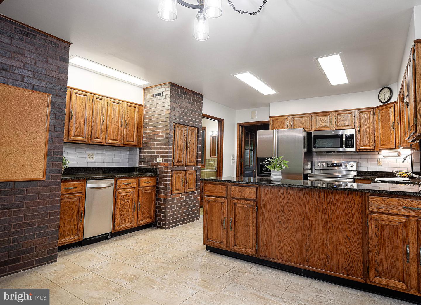 3242 Green Rd Property Photo 13