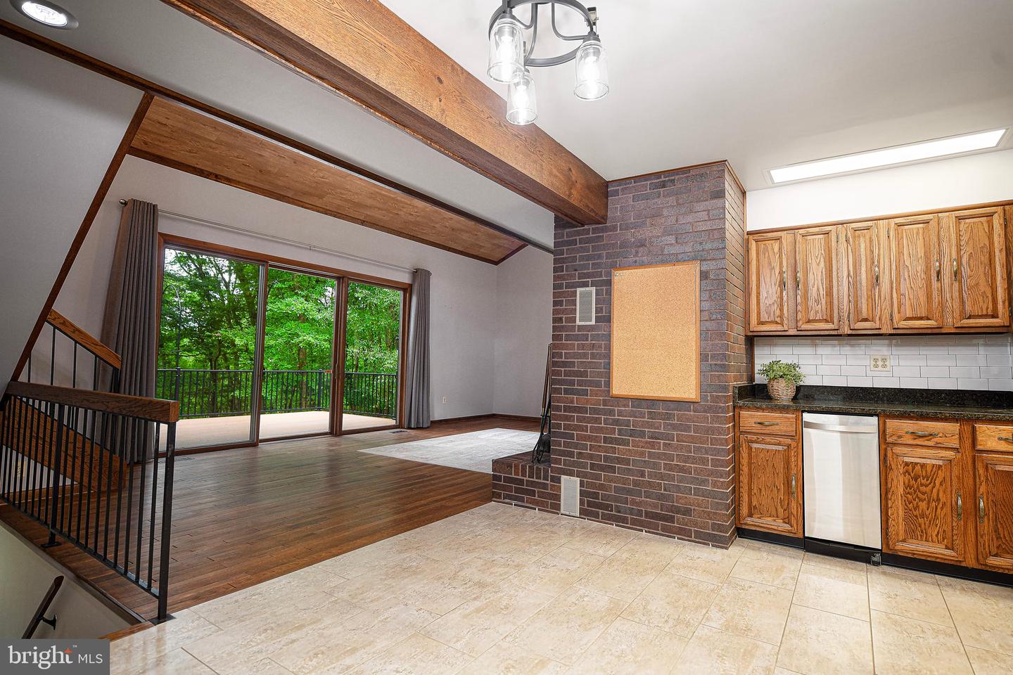 3242 Green Rd Property Photo 14