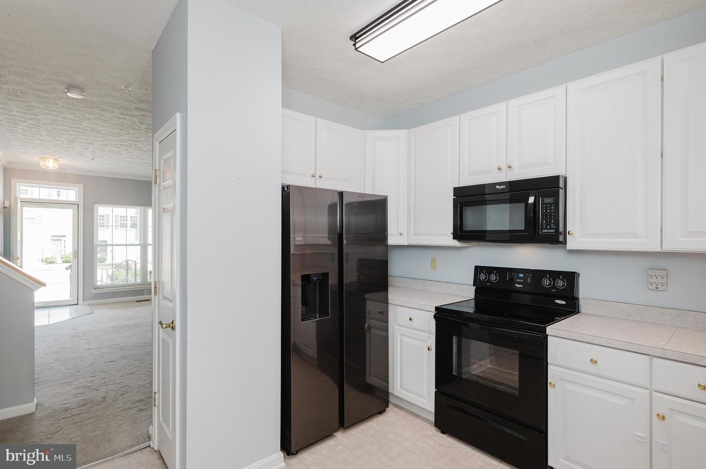 2120 Mardic Dr Property Photo 4