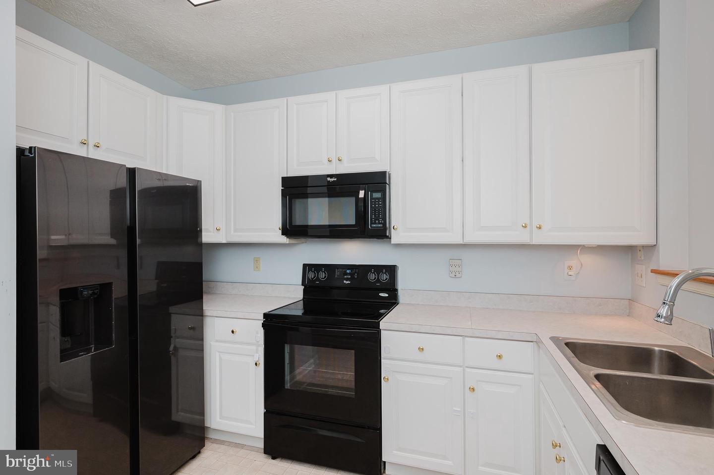 2120 Mardic Dr Property Photo 6