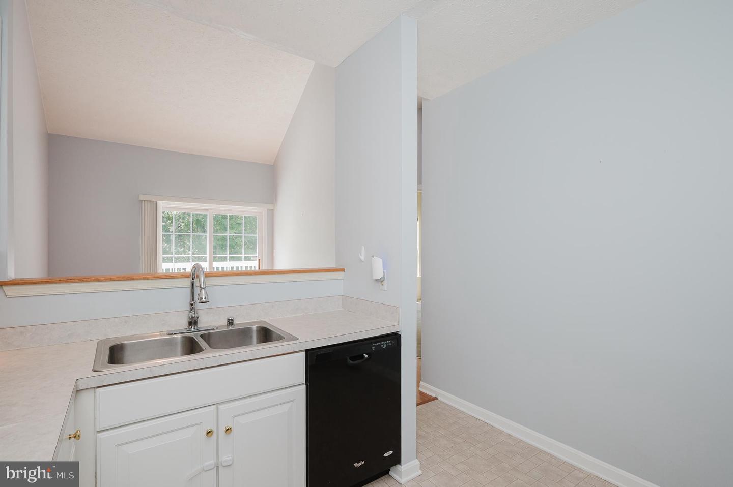 2120 Mardic Dr Property Photo 8