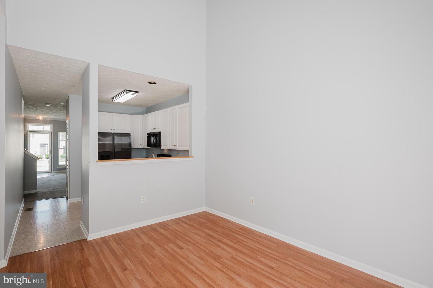 2120 Mardic Dr Property Photo 10