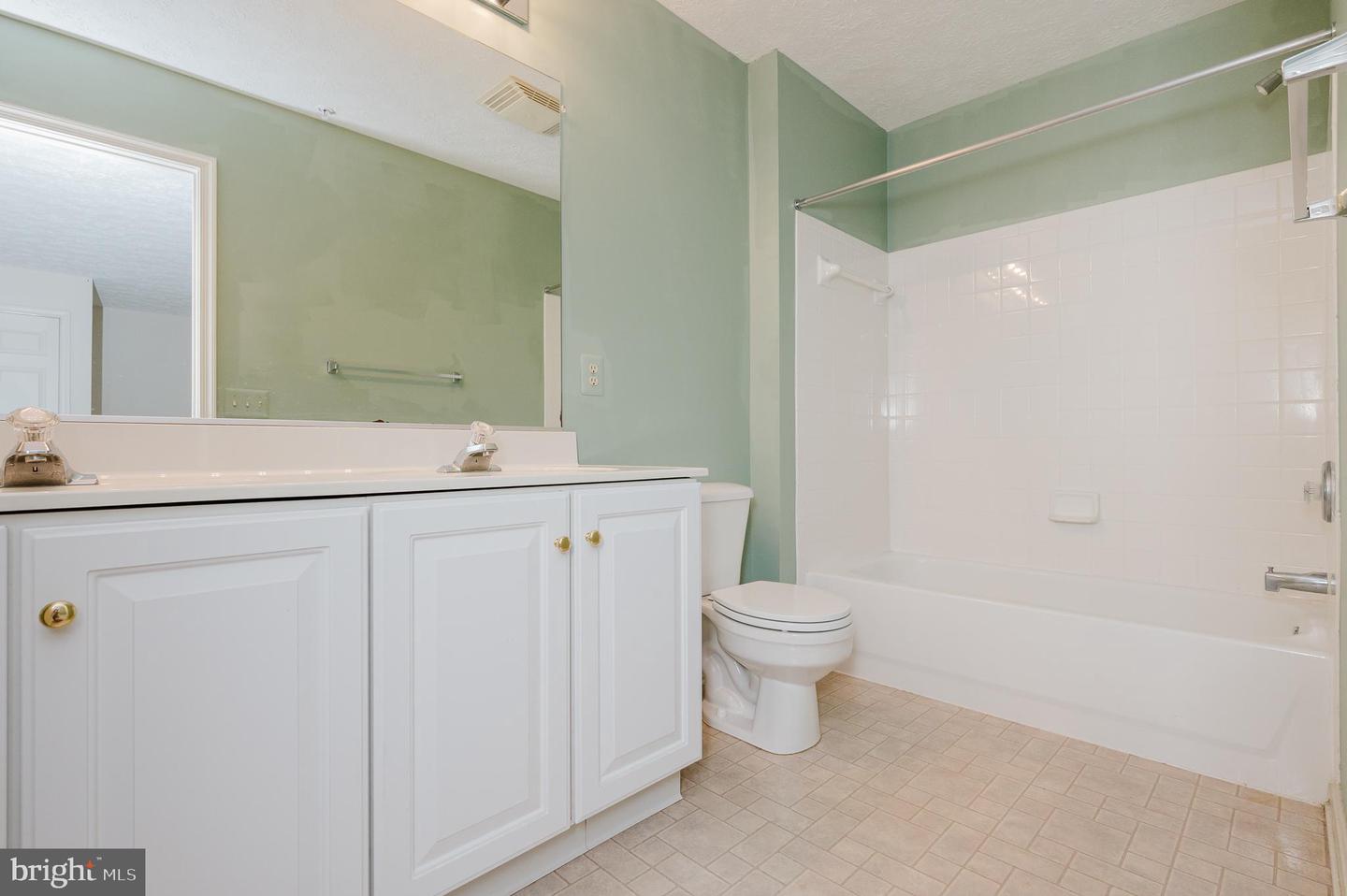 2120 Mardic Dr Property Photo 12