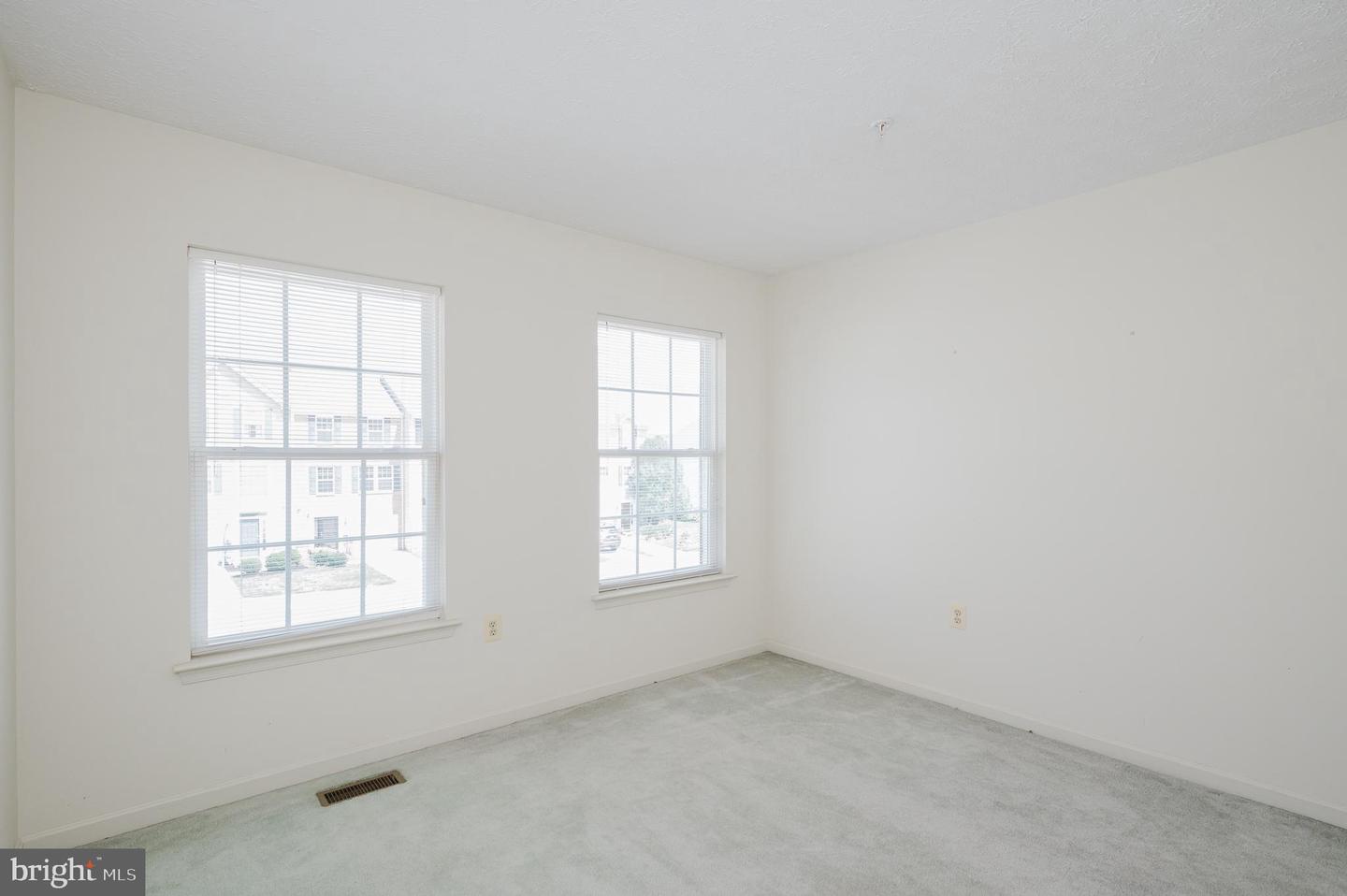 2120 Mardic Dr Property Photo 24