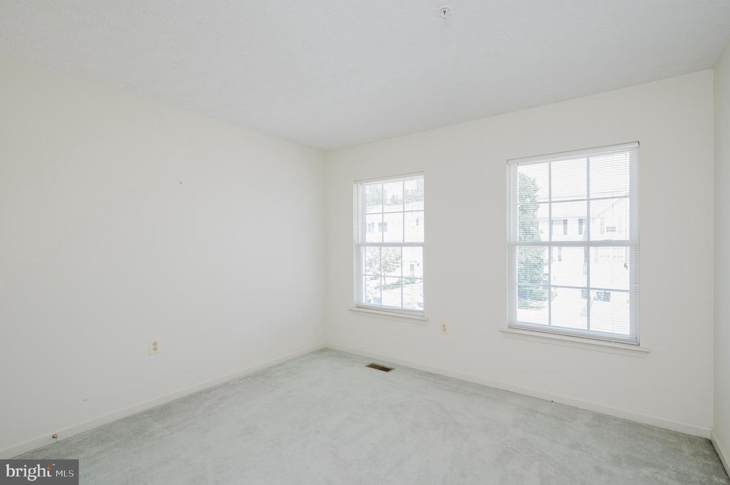 2120 Mardic Dr Property Photo 25