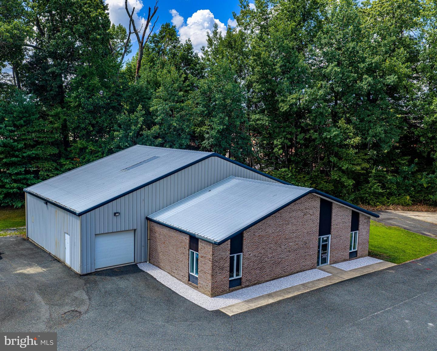 2300 Industry Ct Property Photo 1