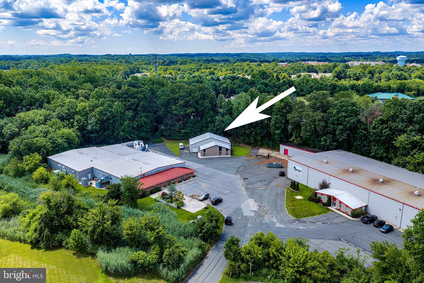 2300 Industry Ct Property Photo 3