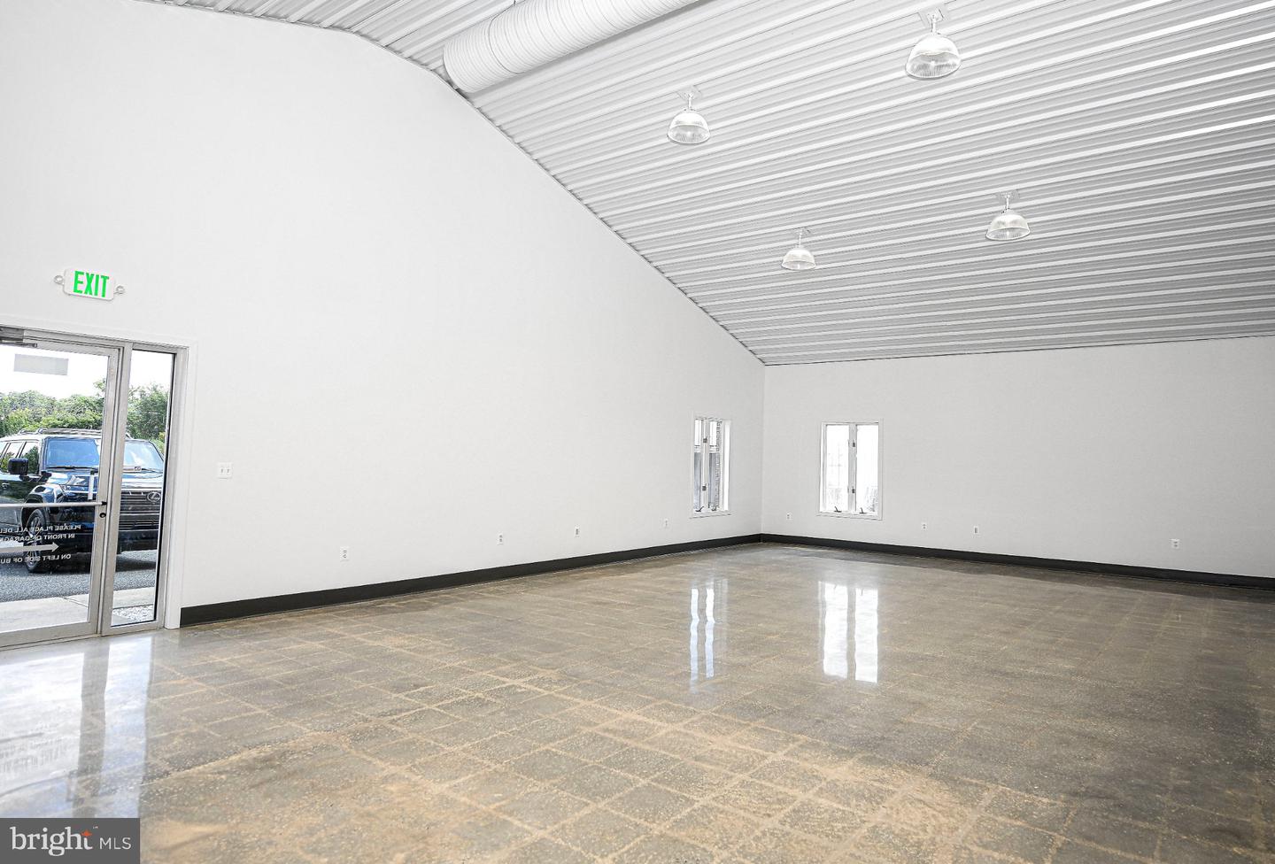 2300 Industry Ct Property Photo 9