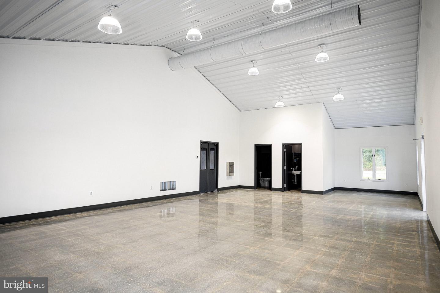 2300 Industry Ct Property Photo 12