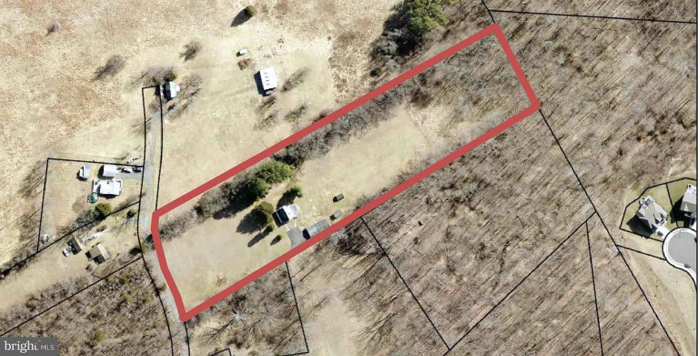 601 Yarish Ln Property Photo 3