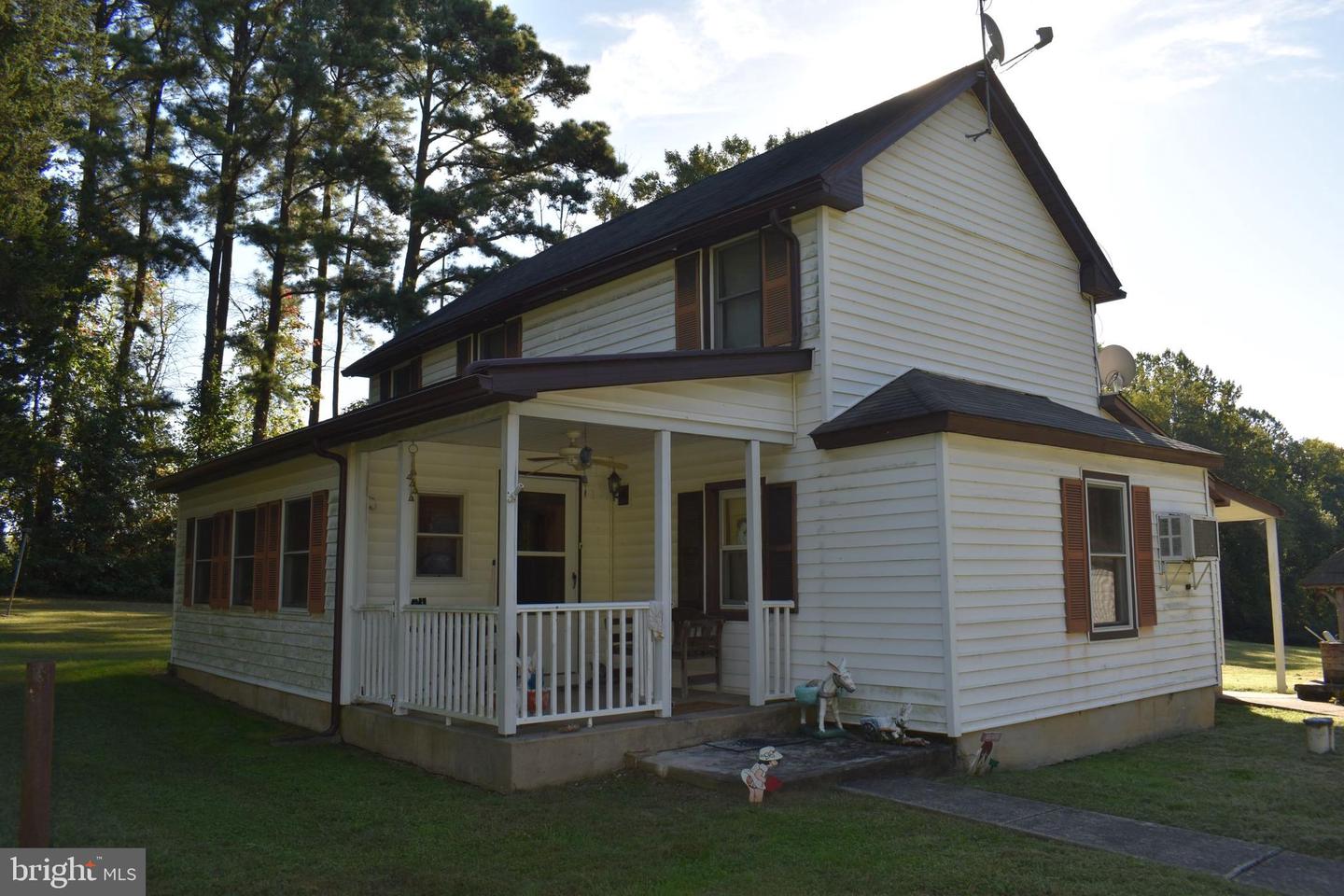 601 Yarish Ln Property Photo 4