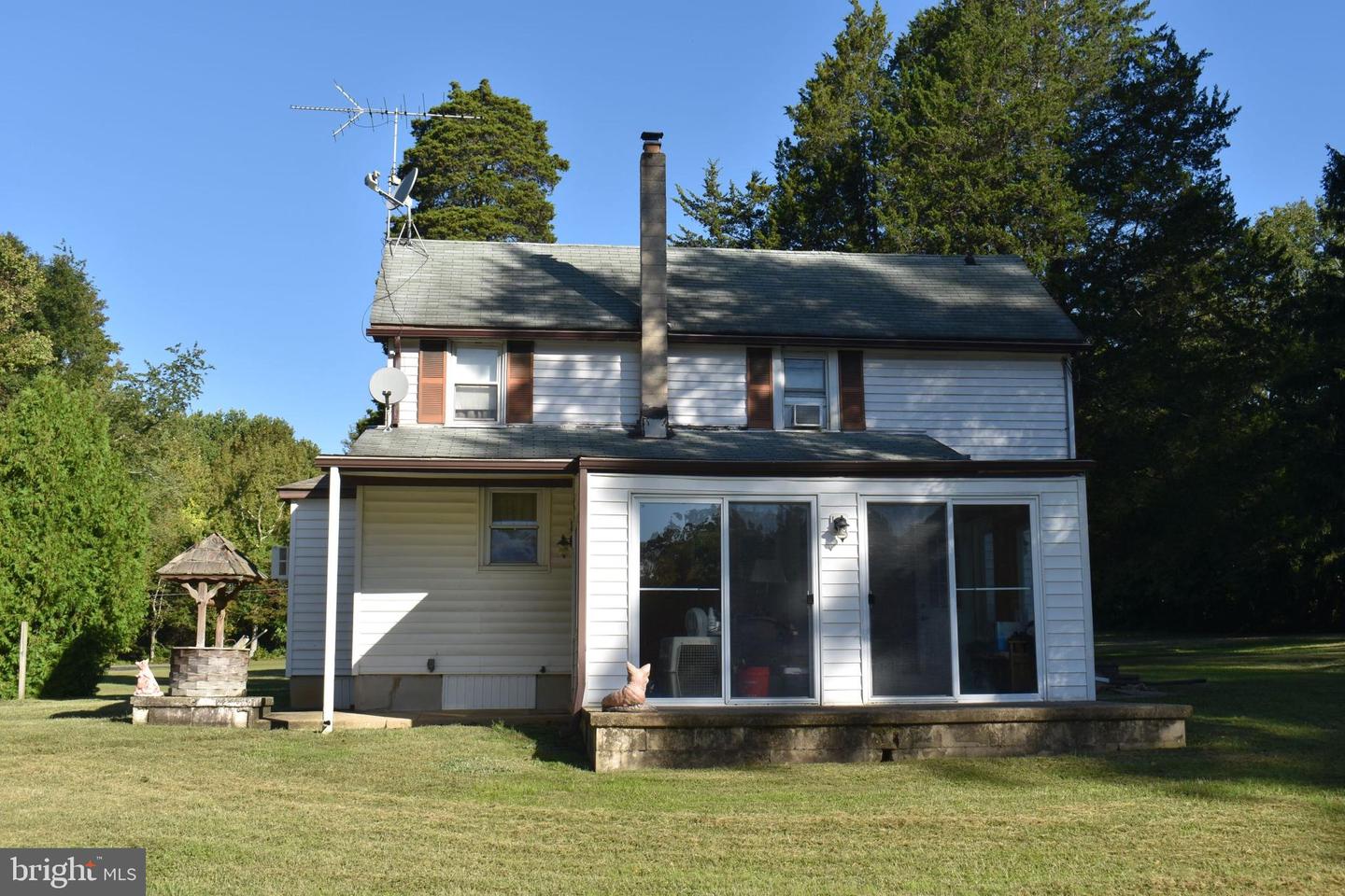 601 Yarish Ln Property Photo 7