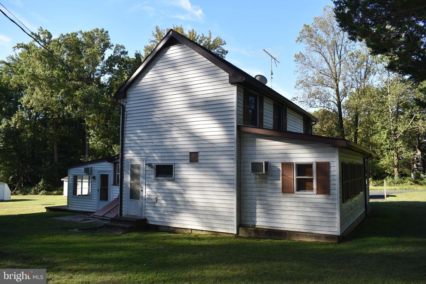 601 Yarish Ln Property Photo 8
