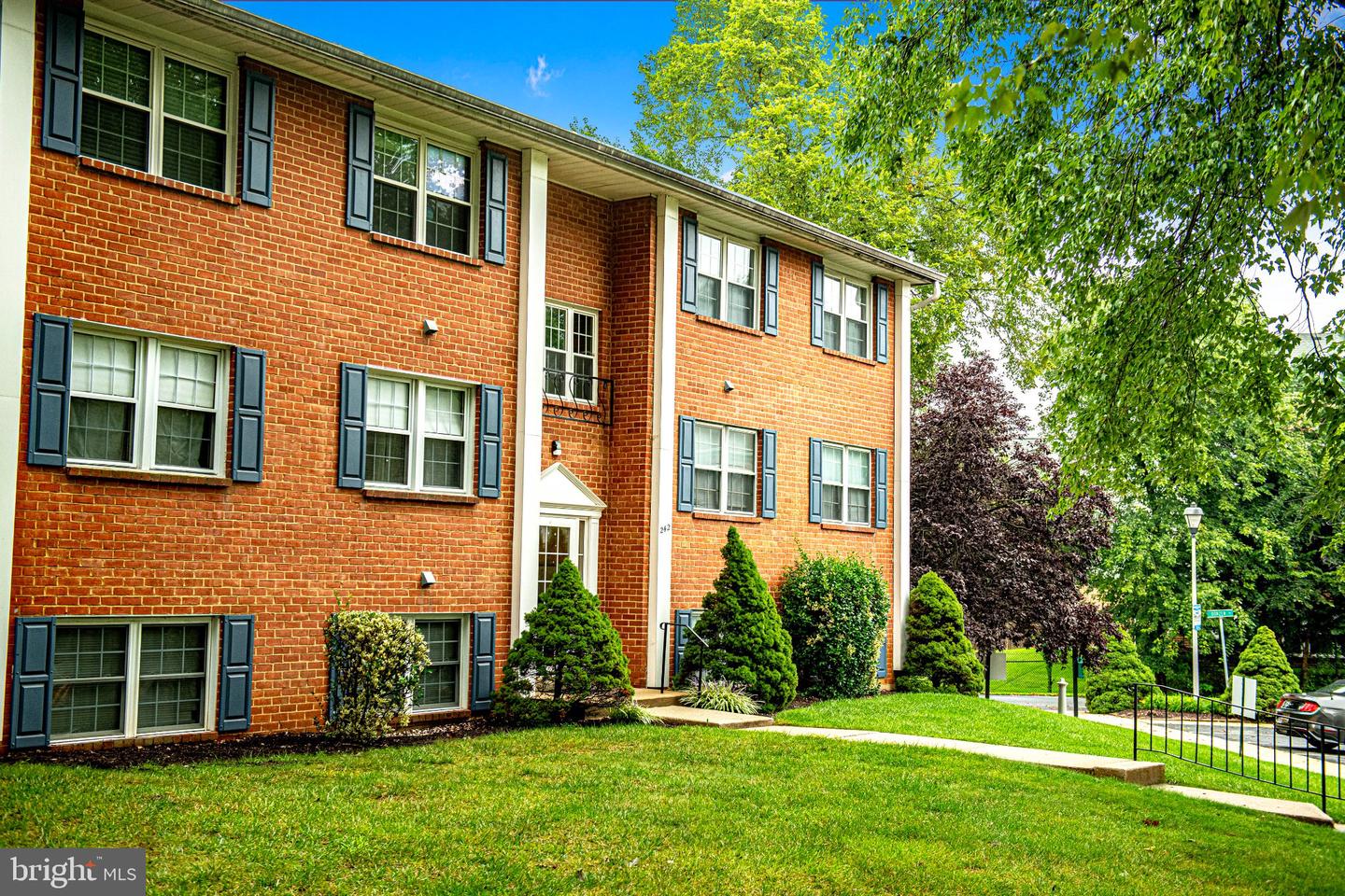 242-e Crocker Dr #242-e Property Photo 1