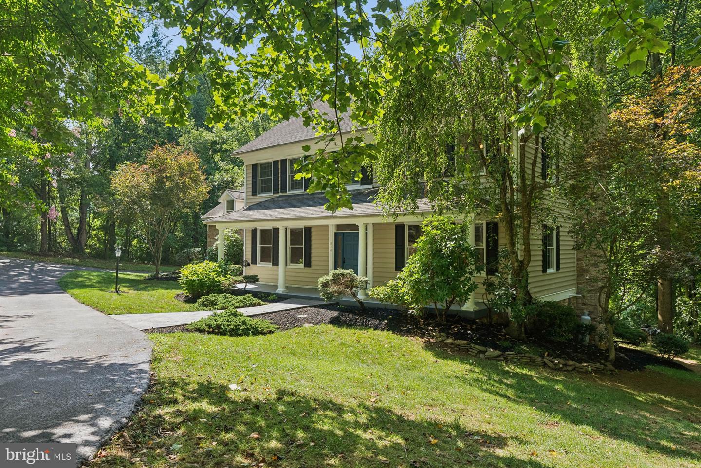 814 Saint Ann Dr Property Photo 3