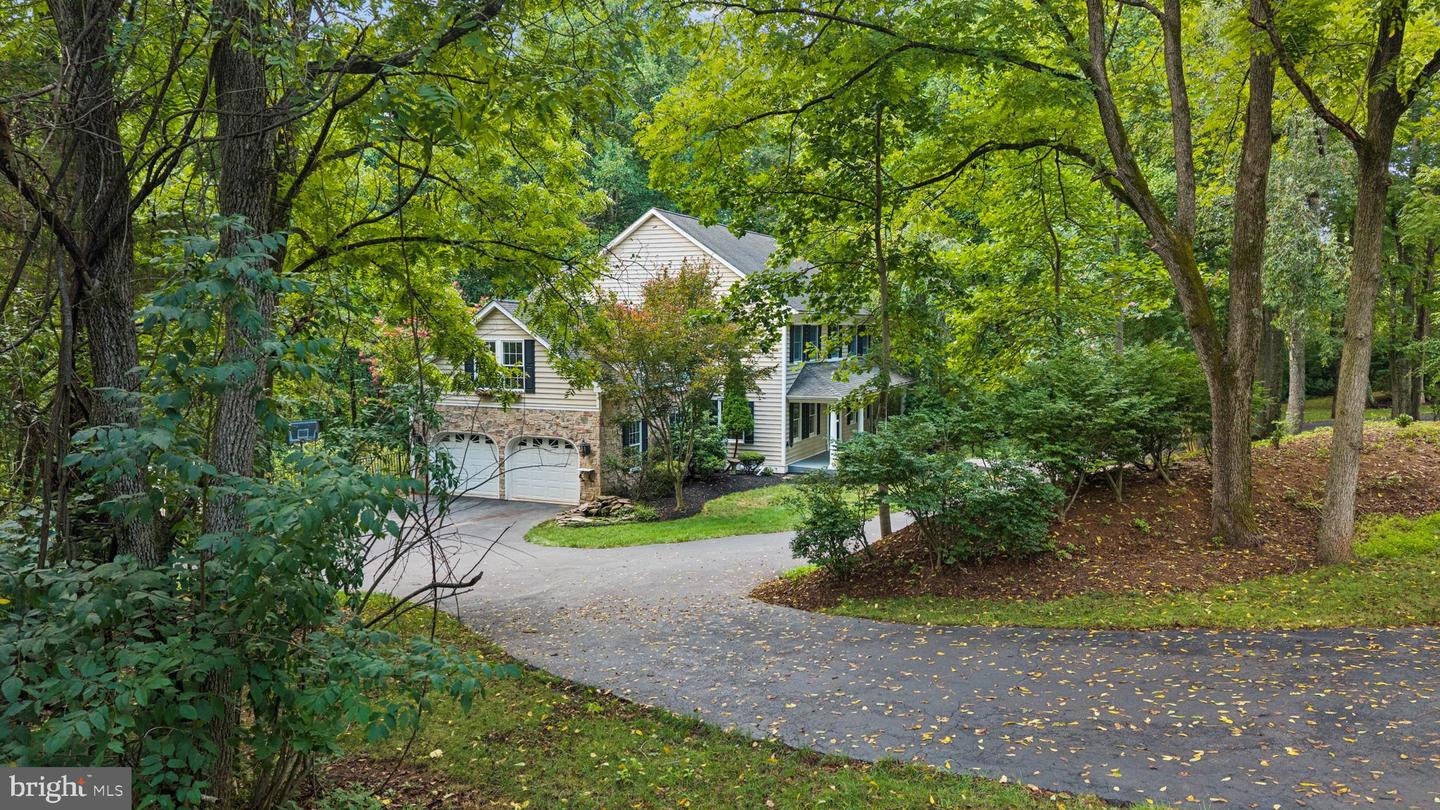 814 Saint Ann Dr Property Photo 4