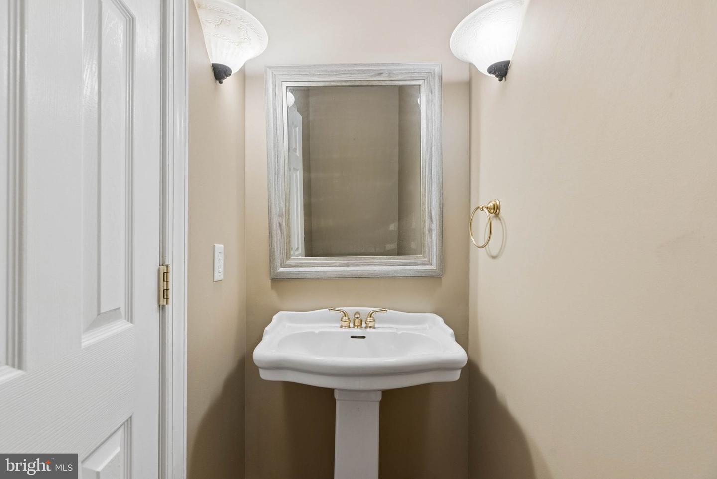 814 Saint Ann Dr Property Photo 27