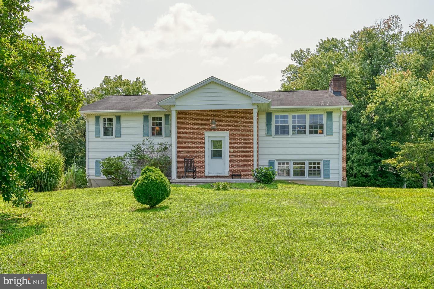 1306 Grandview Ct Property Photo 2