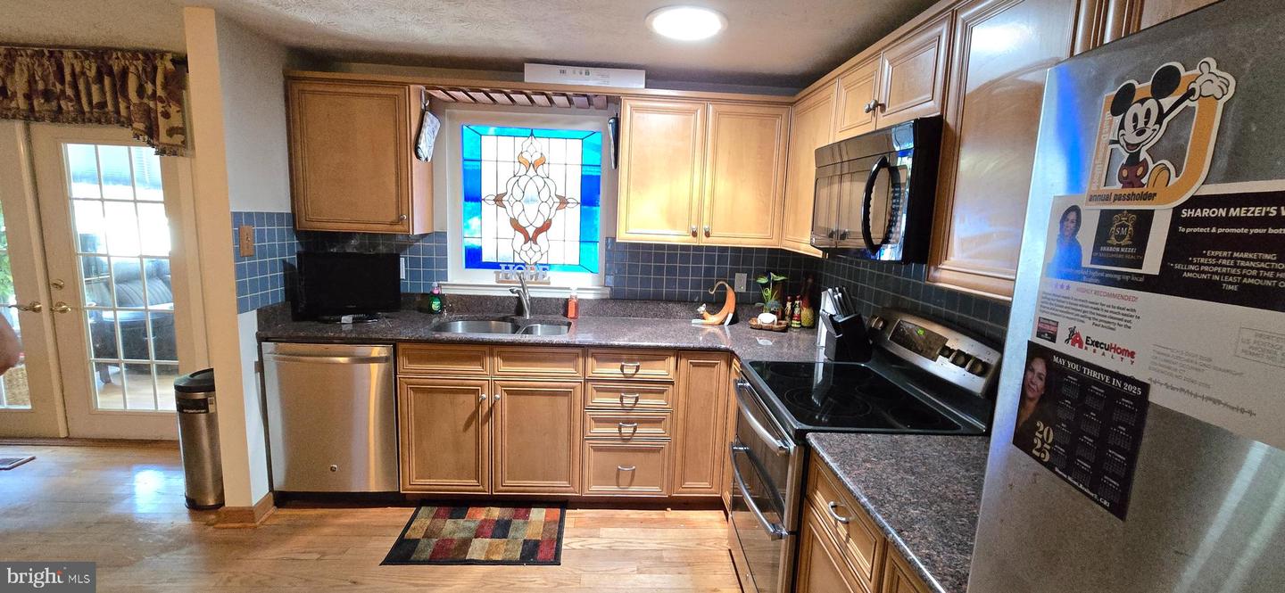 729 Rainbow Ct Property Photo 2
