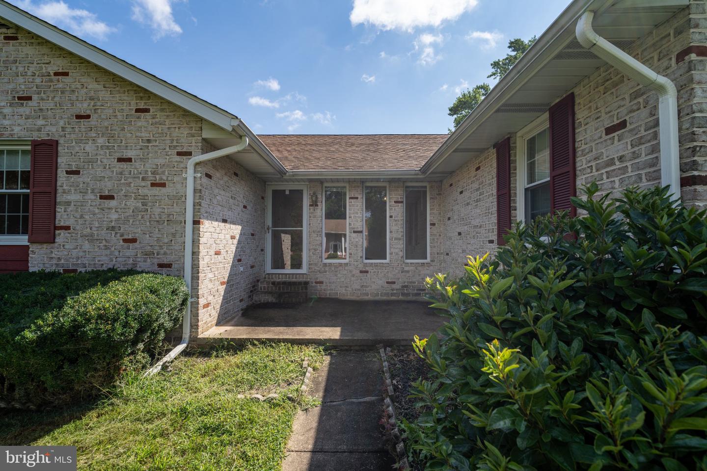632 Rowe Dr Property Photo 2