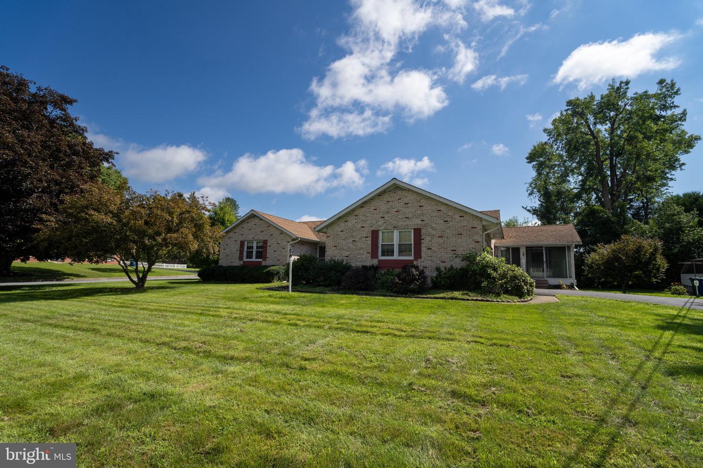 632 Rowe Dr Property Photo 4