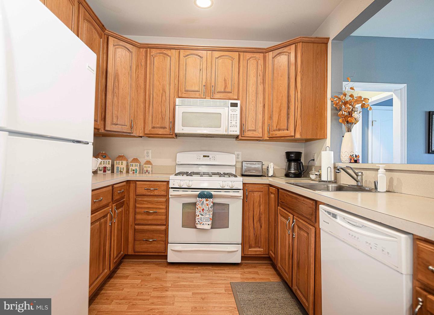 502-f Lloyd Pl #6 Property Photo 8