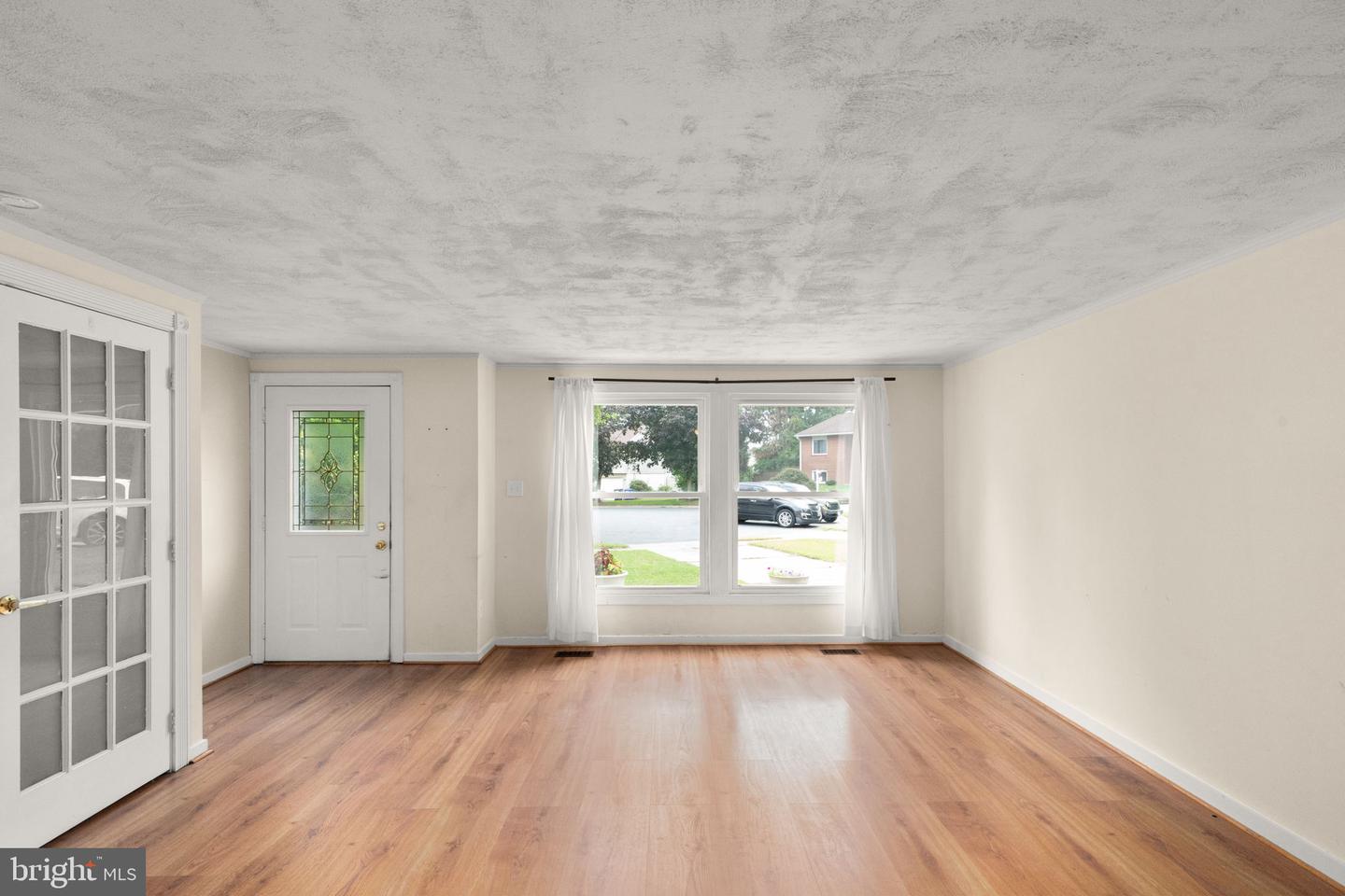 603 Monterey Ct Property Photo 4