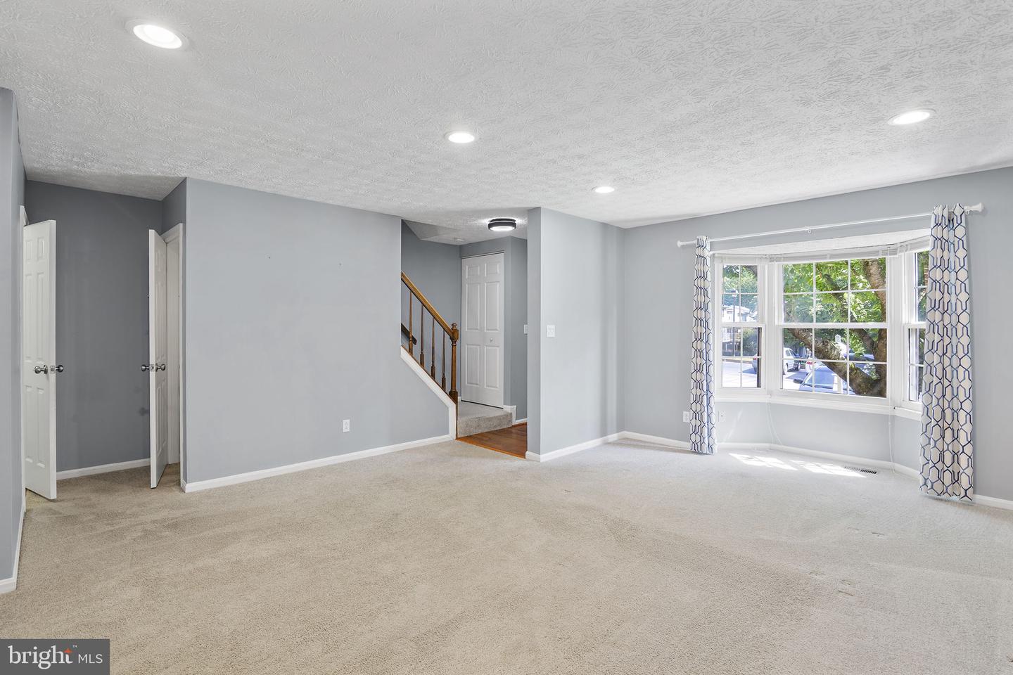 842 Ellicott Dr Property Photo 5