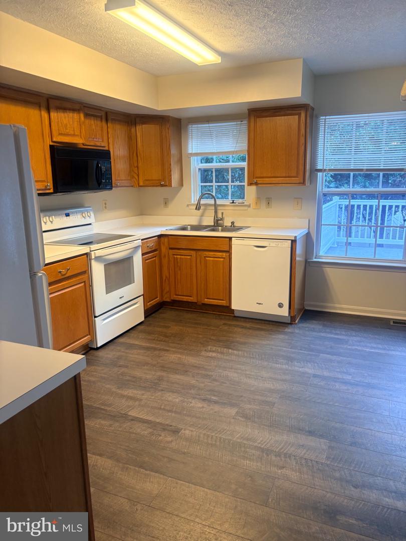 1412 E Banavie Property Photo 6