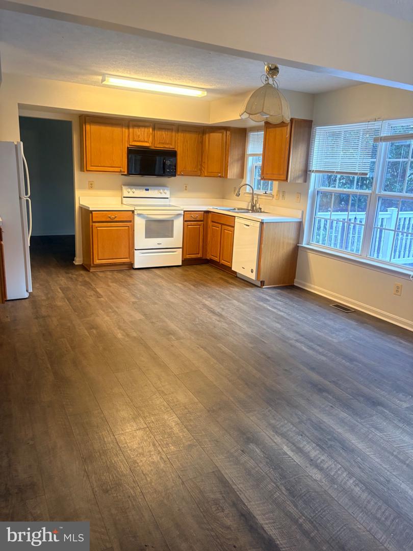 1412 E Banavie Property Photo 7