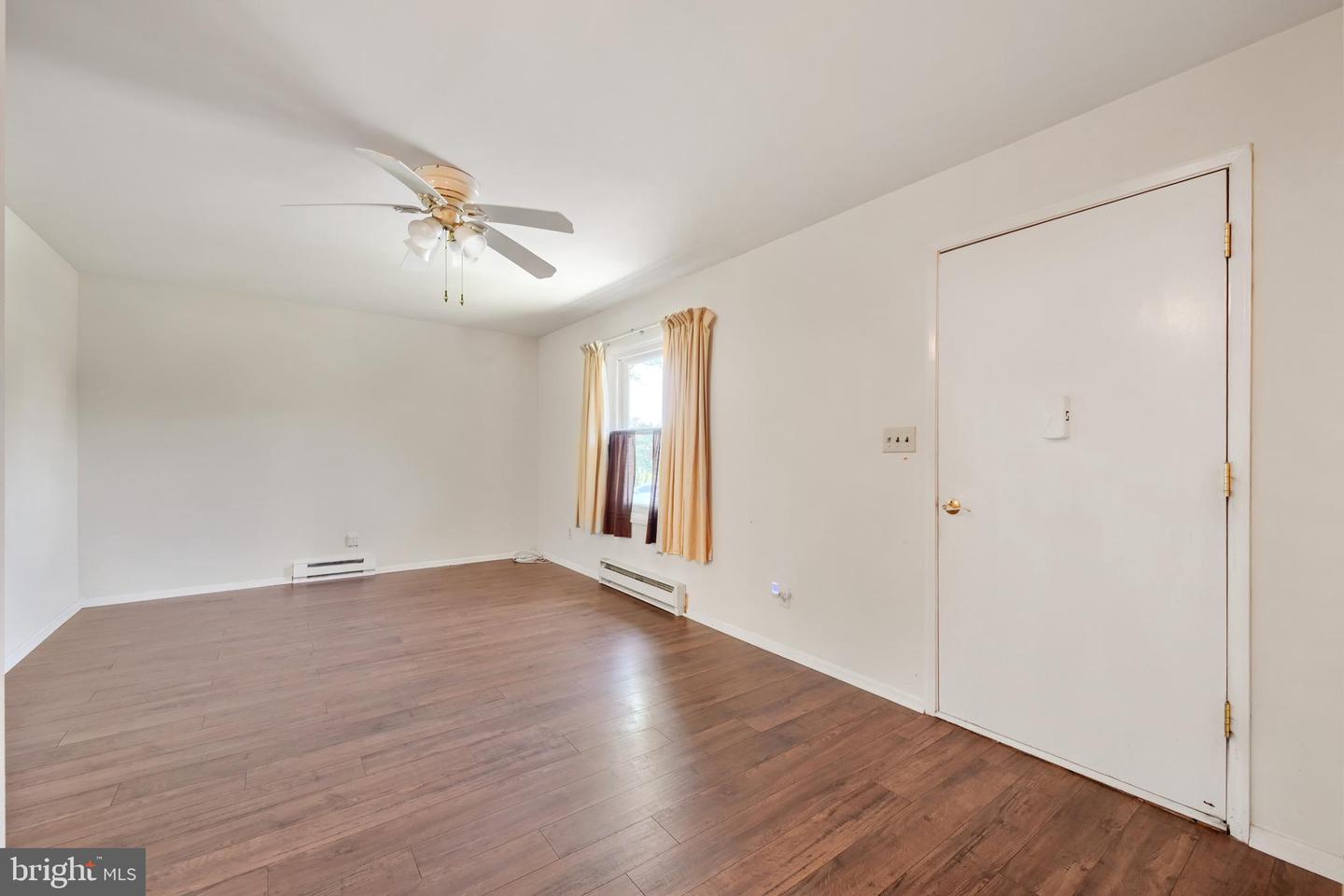 523 Eckhart Dr Property Photo 3