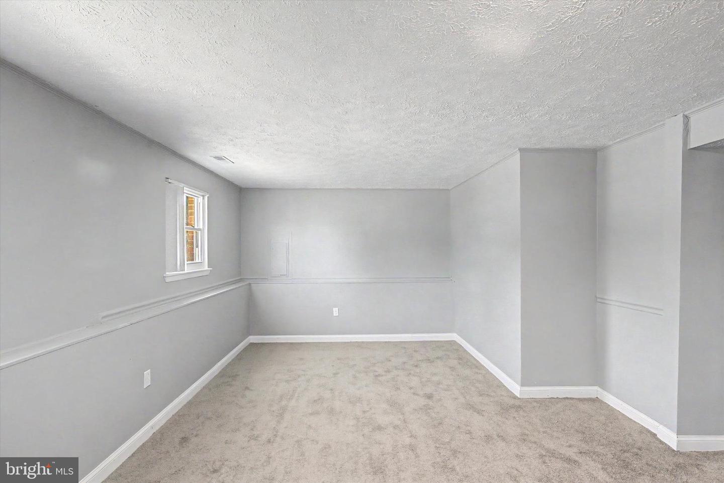 958 Edmund St Property Photo 19