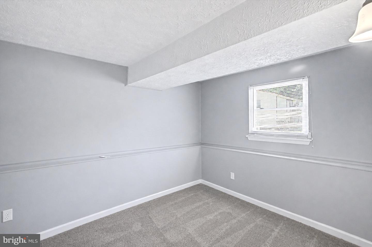 958 Edmund St Property Photo 22