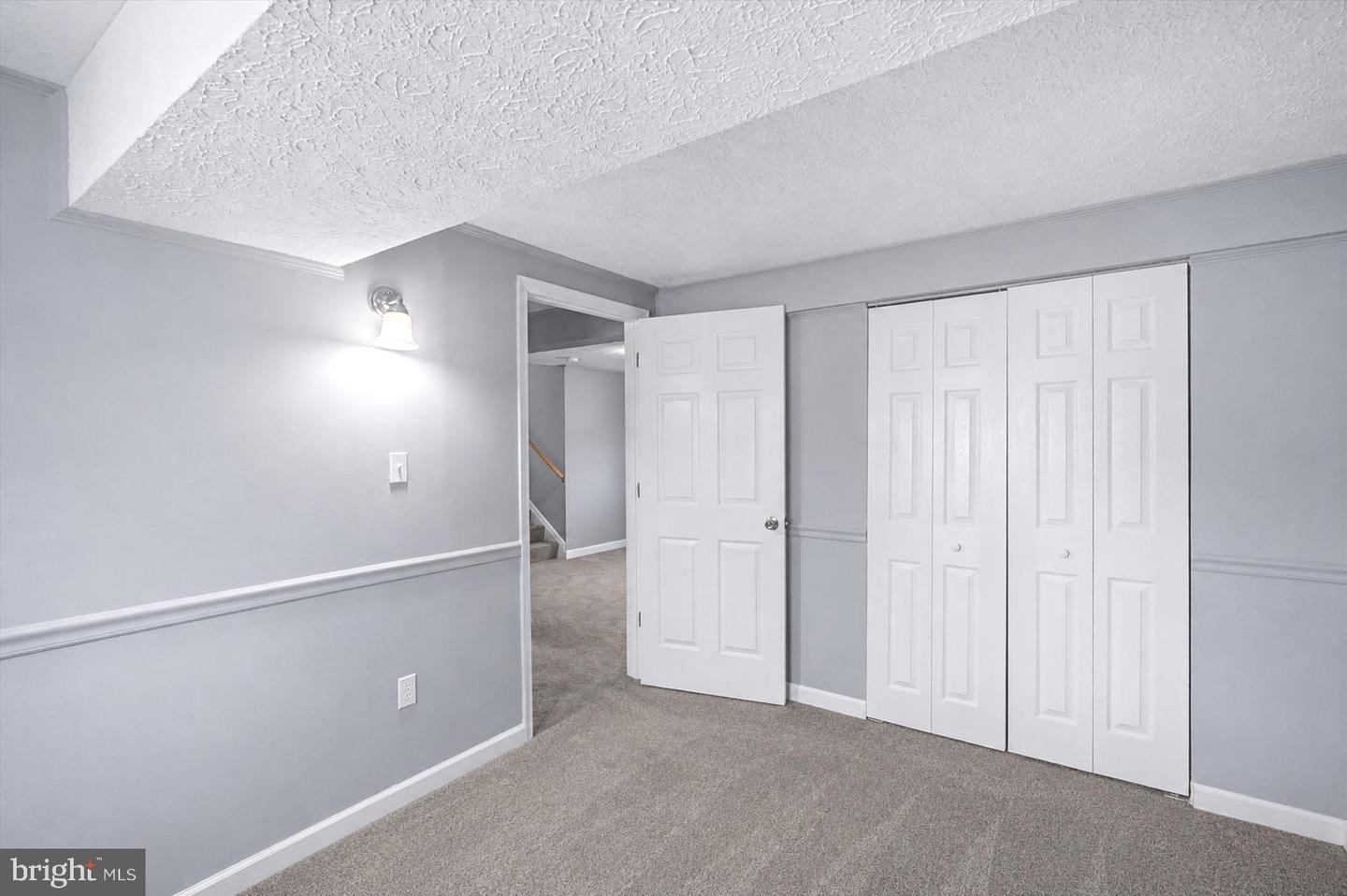 958 Edmund St Property Photo 23