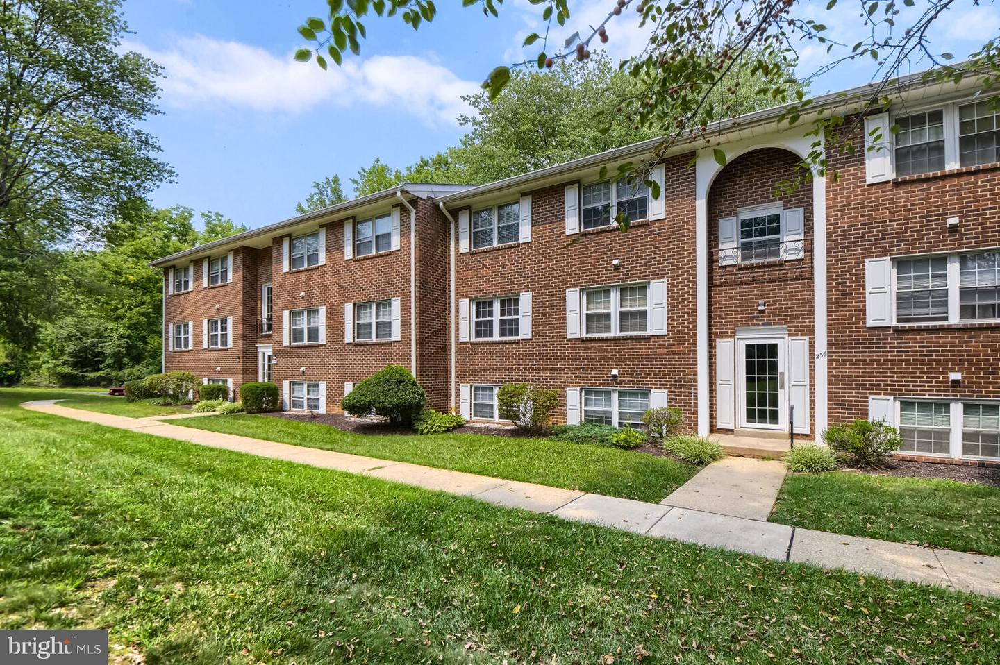 236-e Crocker Dr #236-e Property Photo 1
