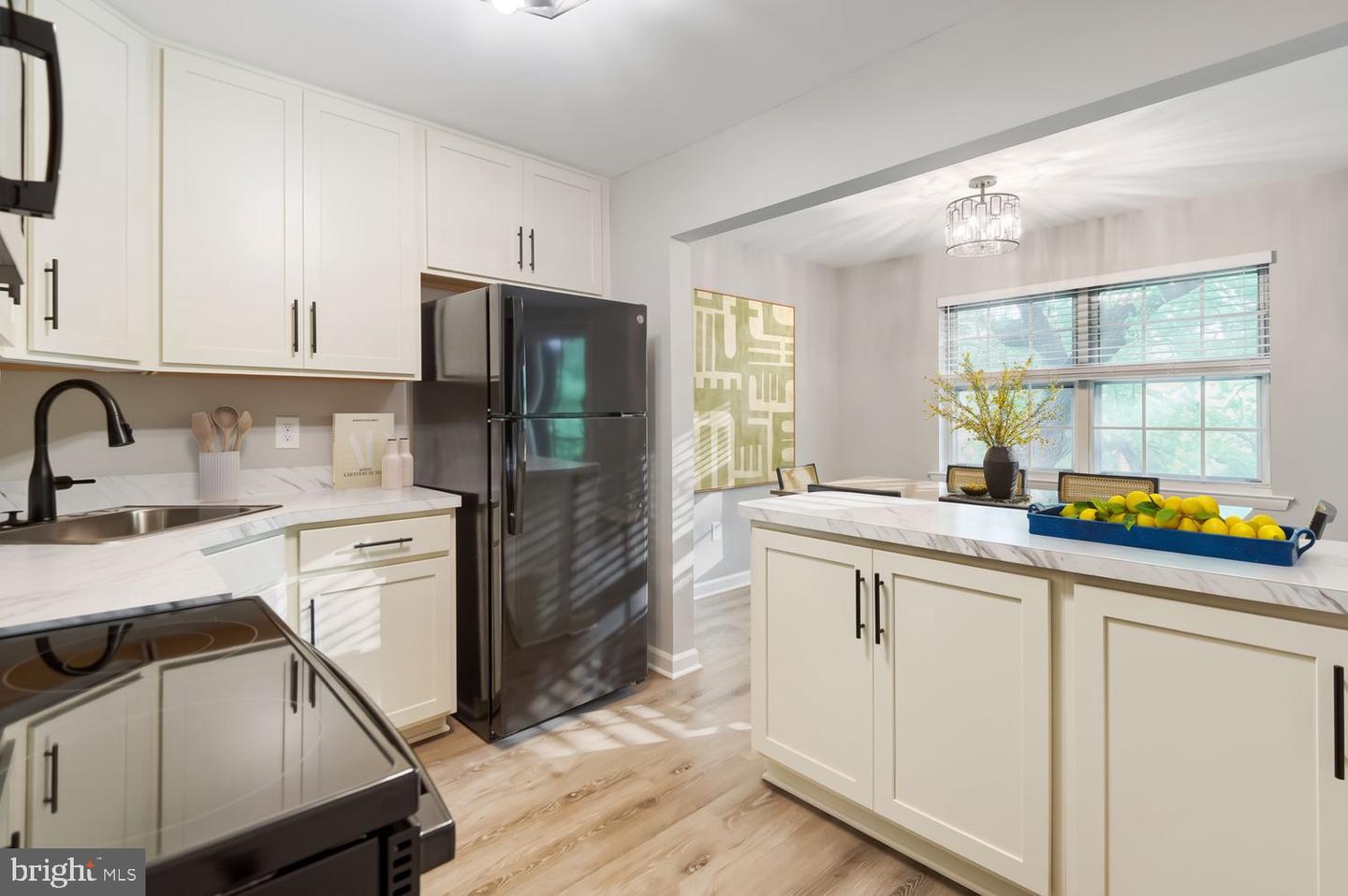 236-e Crocker Dr #236-e Property Photo 3