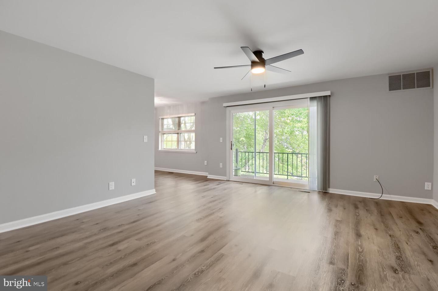 236-e Crocker Dr #236-e Property Photo 6