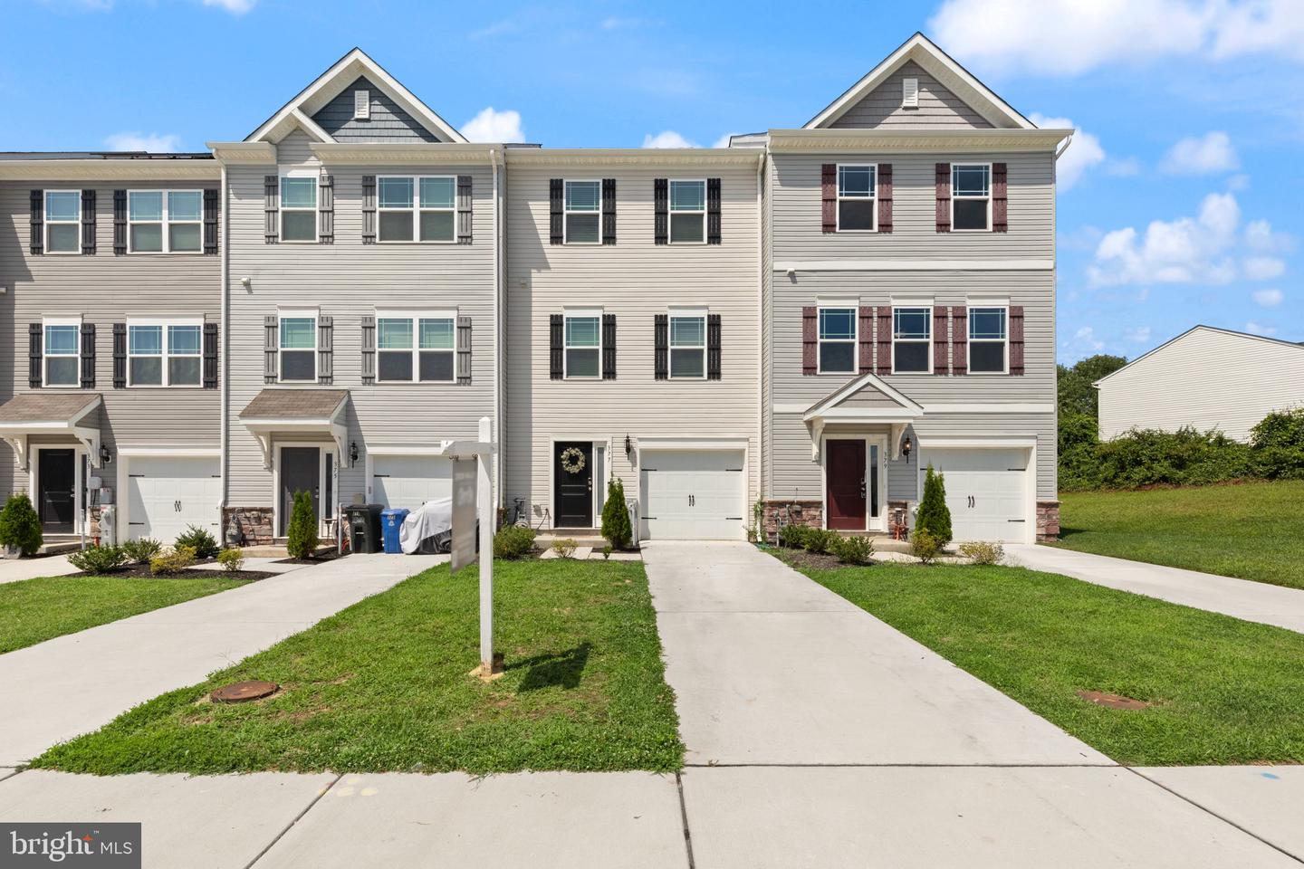 377 HACKLEY DR