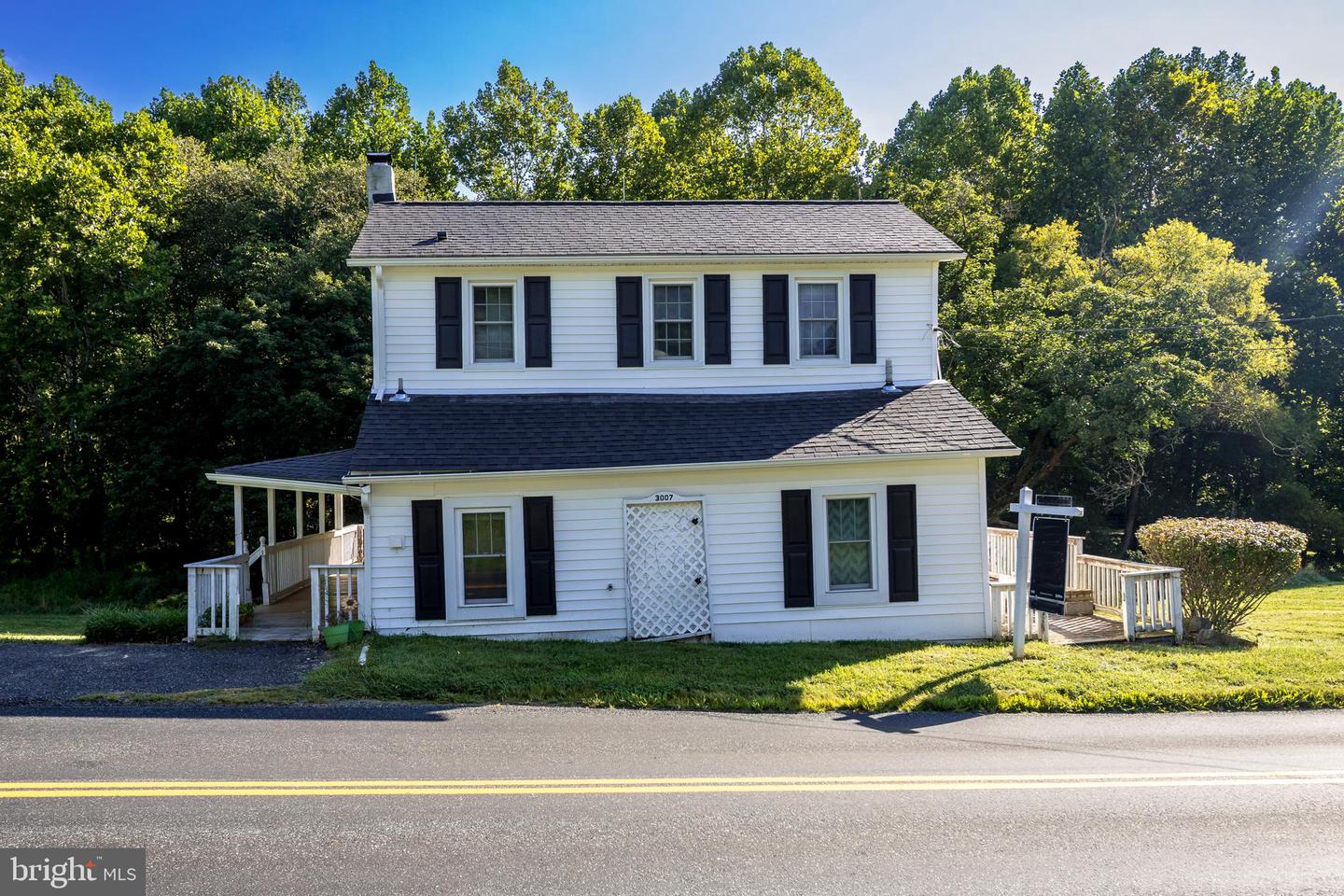 3007 Charles St Property Photo 1