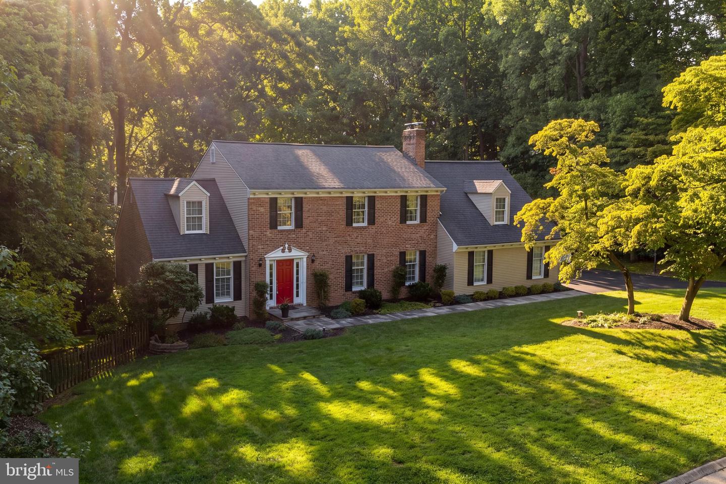 1120 CHATELAINE DR